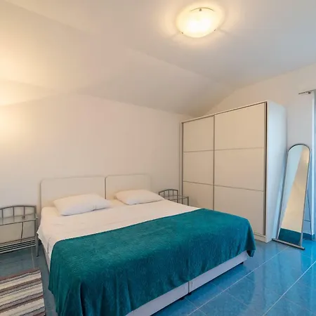 Jakovcev * Betina (Sibenik-Knin)