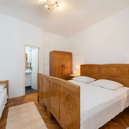 Jakovcev Apartamento *