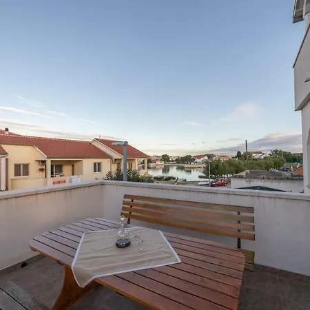 Jakovcev * Betina (Sibenik-Knin)