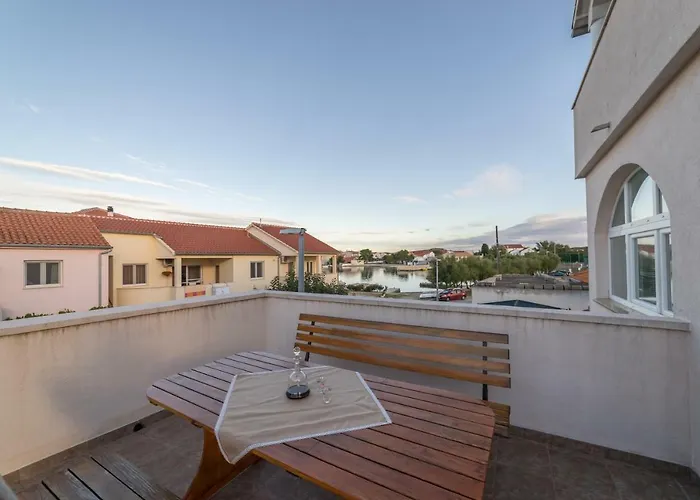 Jakovcev * Betina (Sibenik-Knin)